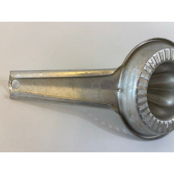 Vintage Foley Handheld Manual Aluminum Juicer Made in USA - Picture 5 of 6